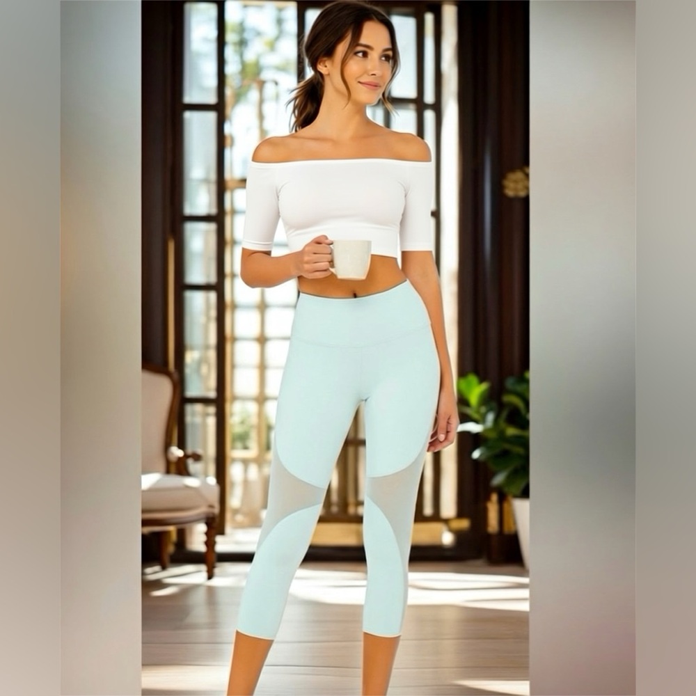 ALO YOGA High waisted Coast Capri S